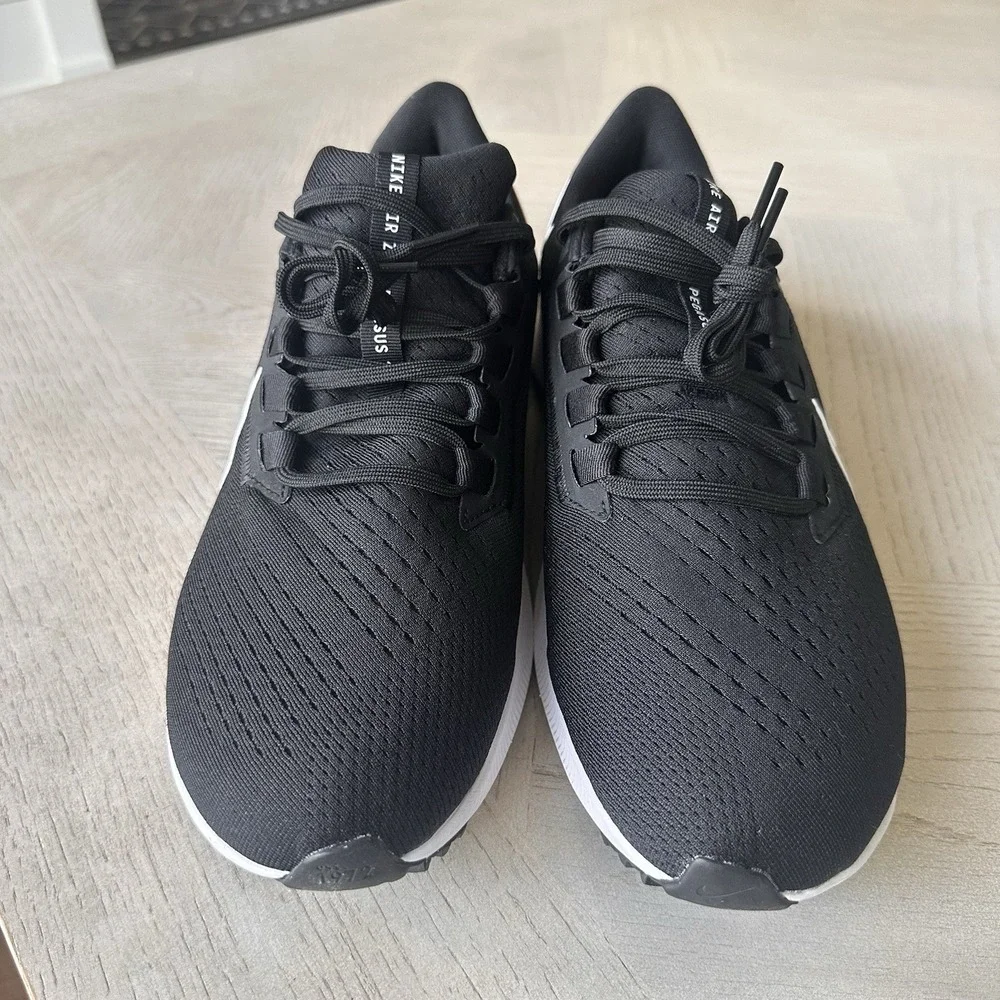 Nike Air Zoom Pegasus 38 Black White Men 10 Running Shoes Sneakers